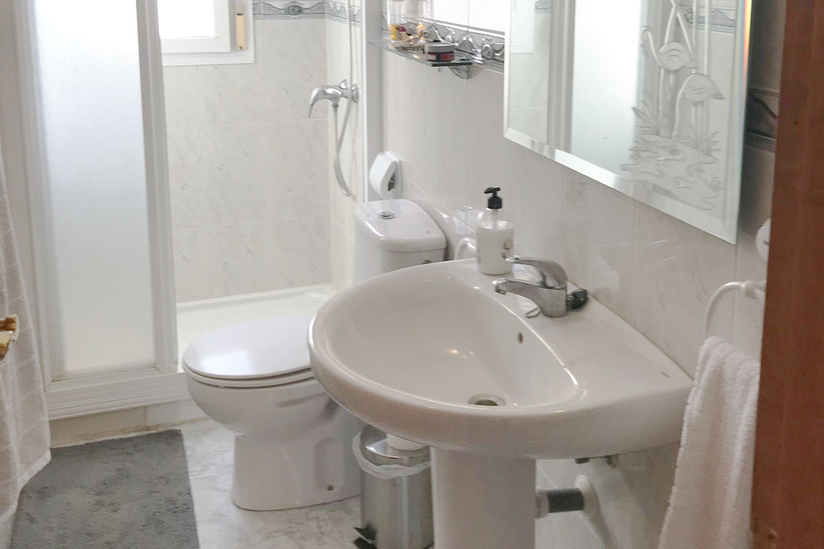 feriehus_spanien_badevaerelse_2