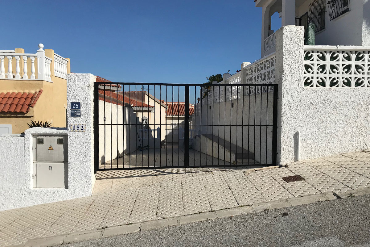 feriehus_spanien_indgang